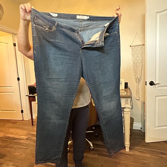 Torrid Short Curvy Skinny Jean - Picture 1 of 1